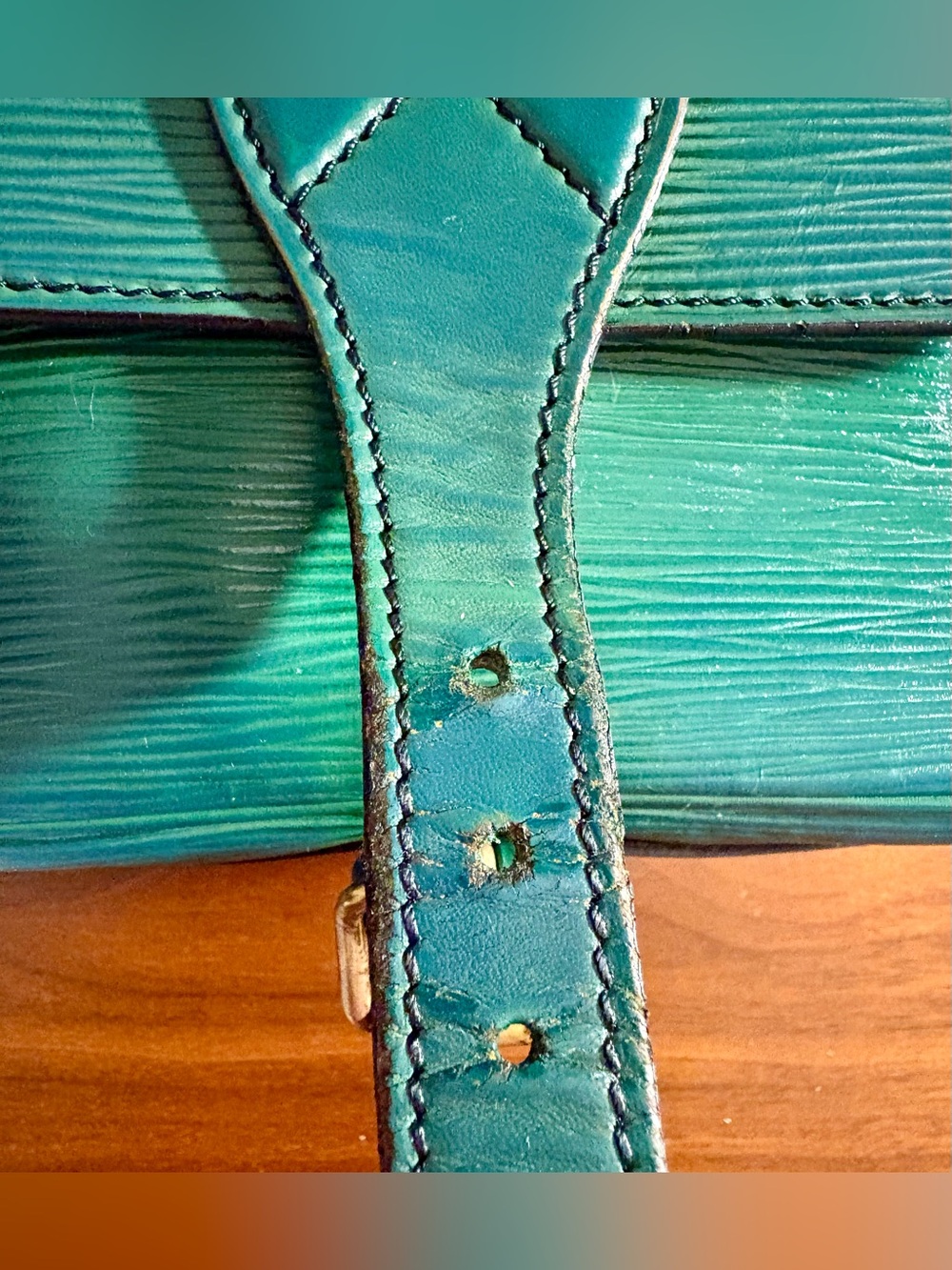 Auth Vintage Louis Vuitton Epi Leather Cartouchière MM Bag in Green - READ - Picture 11 of 16